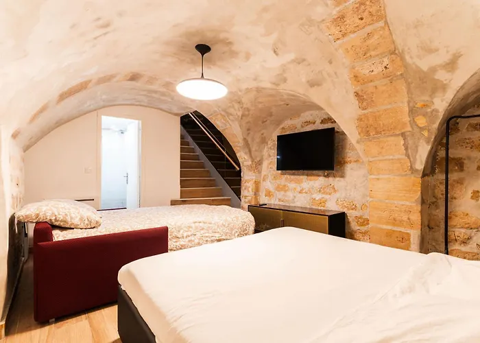 Loft 1 Bedroom Marais, Notre Dame Ac By Lcc Agency
