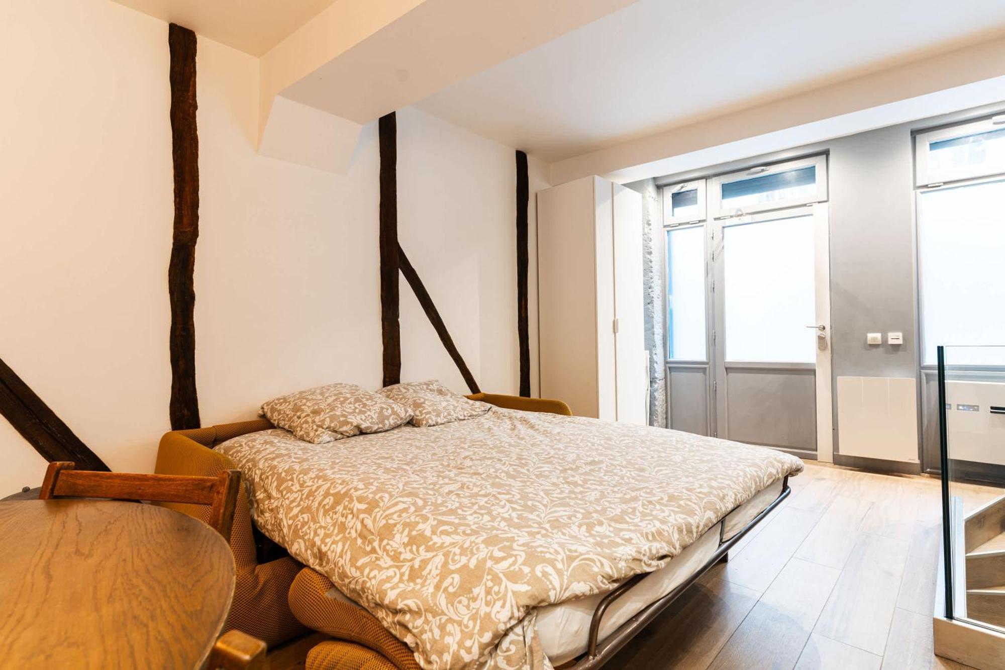 Loft 1 Bedroom Marais, Notre Dame Ac By Lcc Agency *