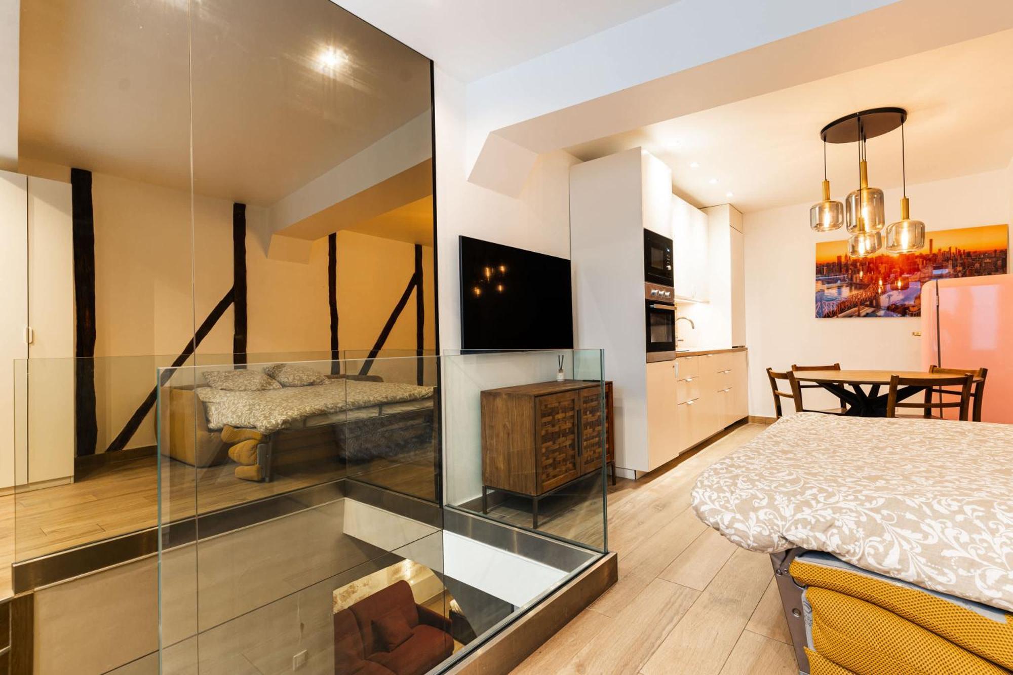 Loft 1 Bedroom Marais, Notre Dame Ac By Lcc Agency Apartment *