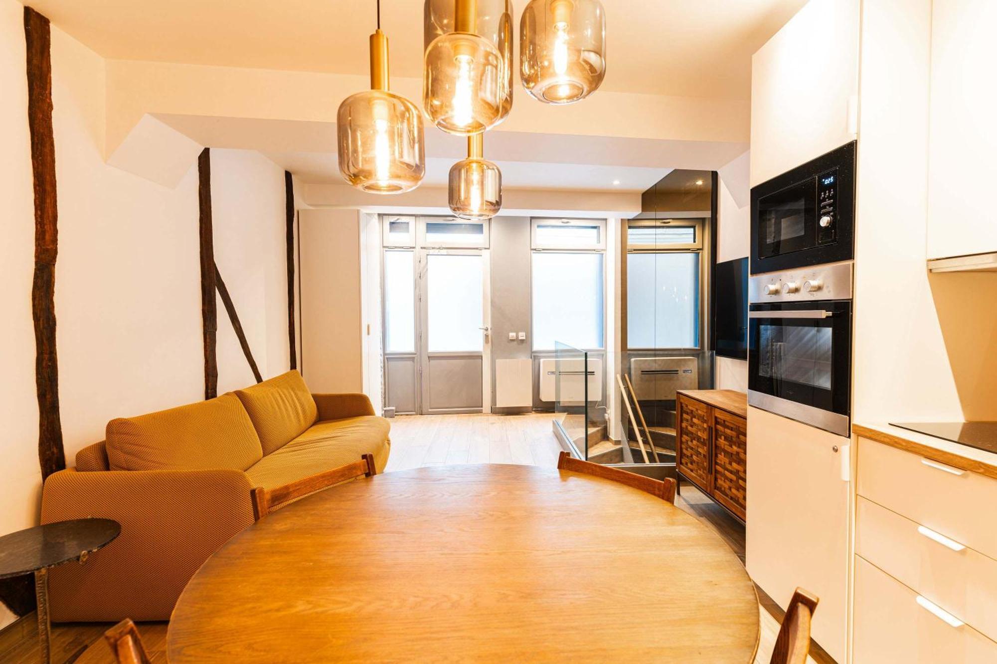 Loft 1 Bedroom Marais, Notre Dame Ac By Lcc Agency Paris